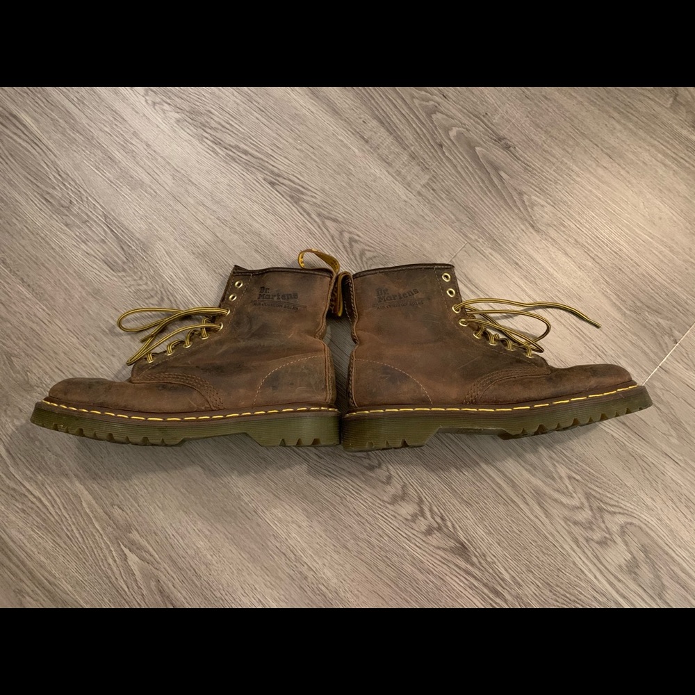 *DR. MARTENS*